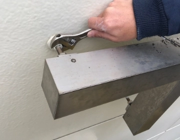 支持部増し締め