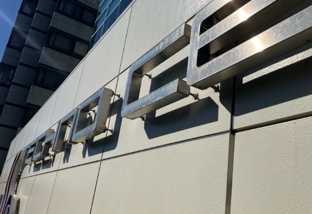 NISSO様のステンレス文字看板