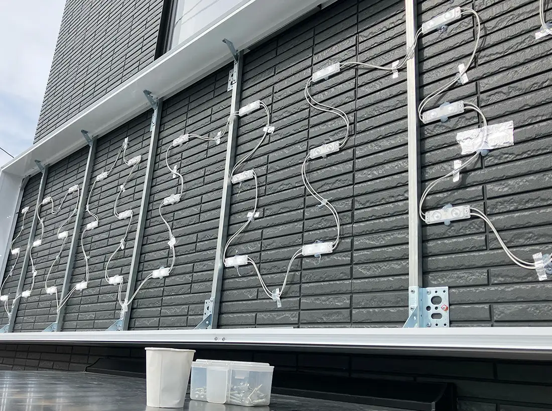 DSトランクルーム様のLED内照サイン