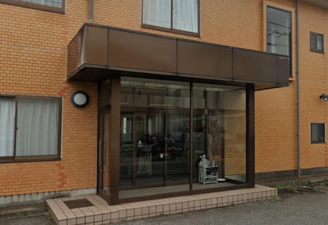 パール楽器製造株式会社様のファサード看板before