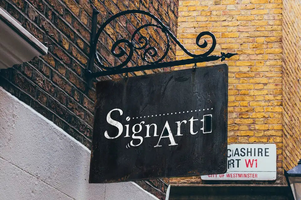 サインアート株式会社の黒皮鉄看板